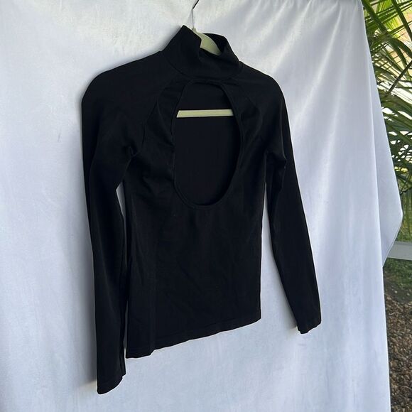Intimately free people like I do key hole back long sleeve black size M/L - Picture 4 of 6